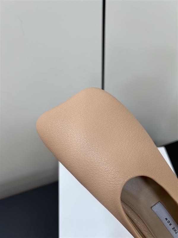 2025112812815135 310